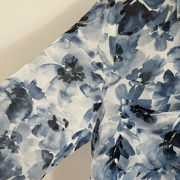 Bella Dahl Floral Blue Women's Top - Picture 3 of 3